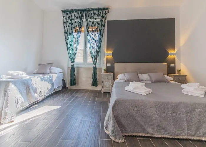 Le Di Teo Гостьовий будинок Ла-Спеція